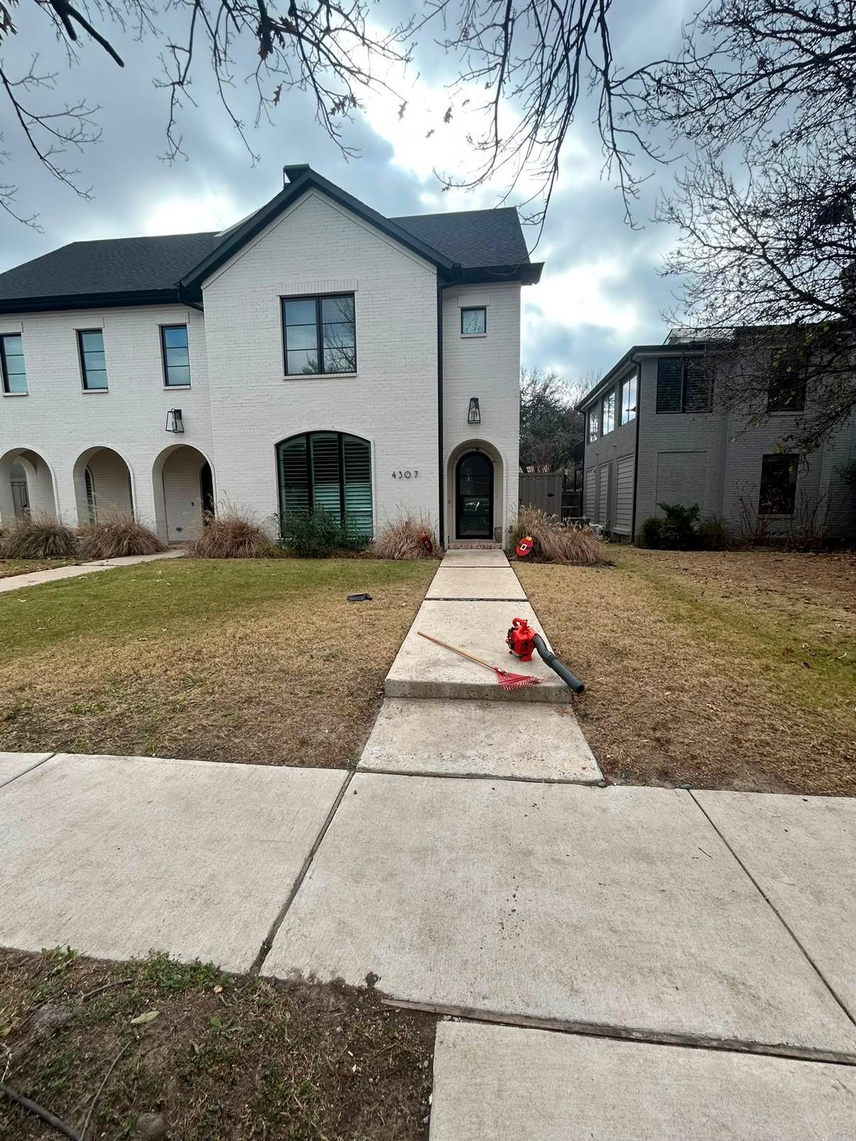 Fall leaf cleanup & walkway clearing — after